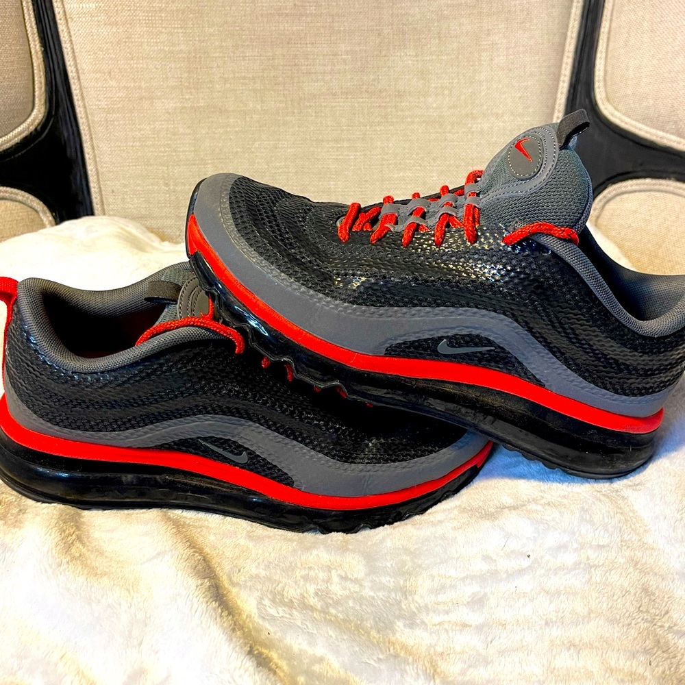 Nike air max - Sz 7 men’s / Sz 8.5 women’s
